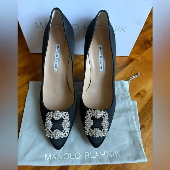 Manolo Blahnik, Black Satin Hangisi Pumps 90, NEW - Picture 3 of 13